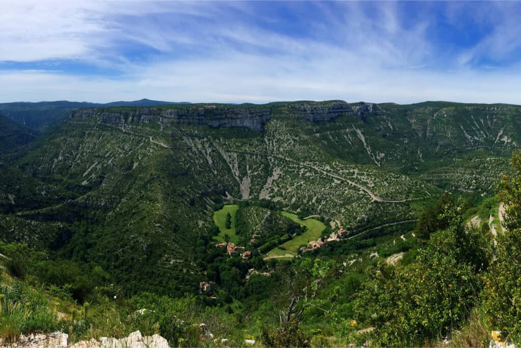 que faire dans l herault aller au cirque de navacelle