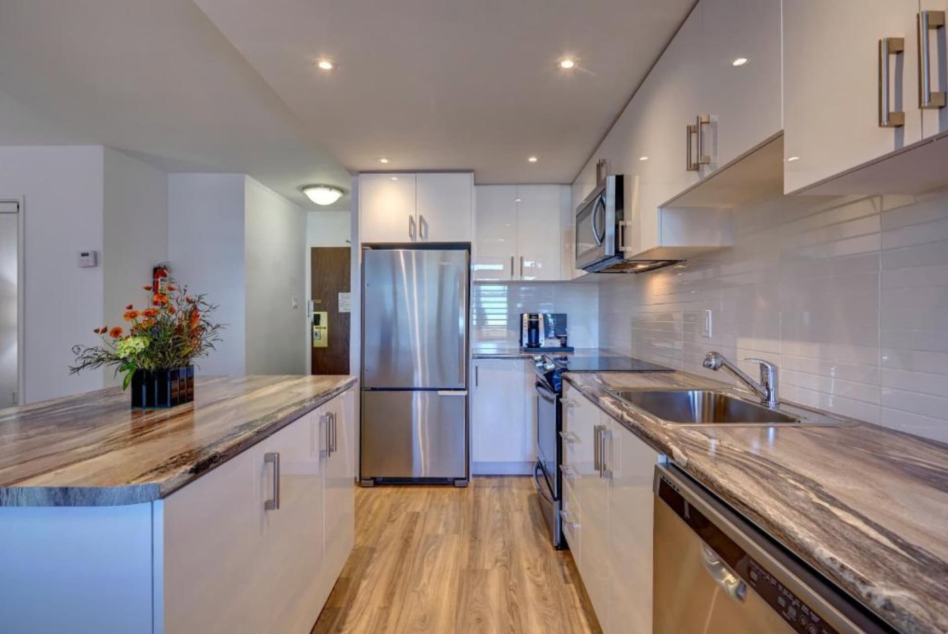 ou dormir a toronto town inn suites hotel cuisine suite deluxe