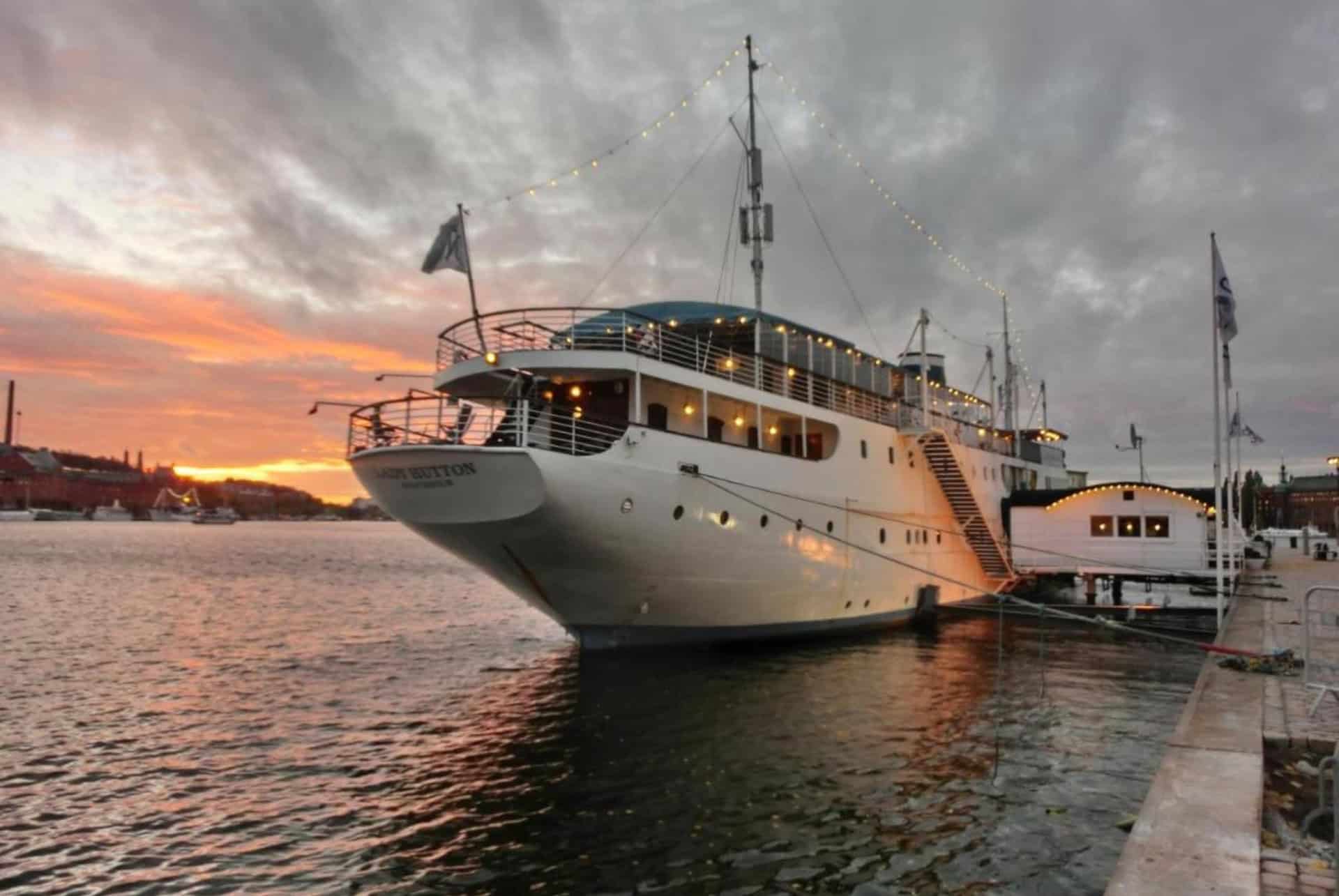 malardrottningen yacht hotel