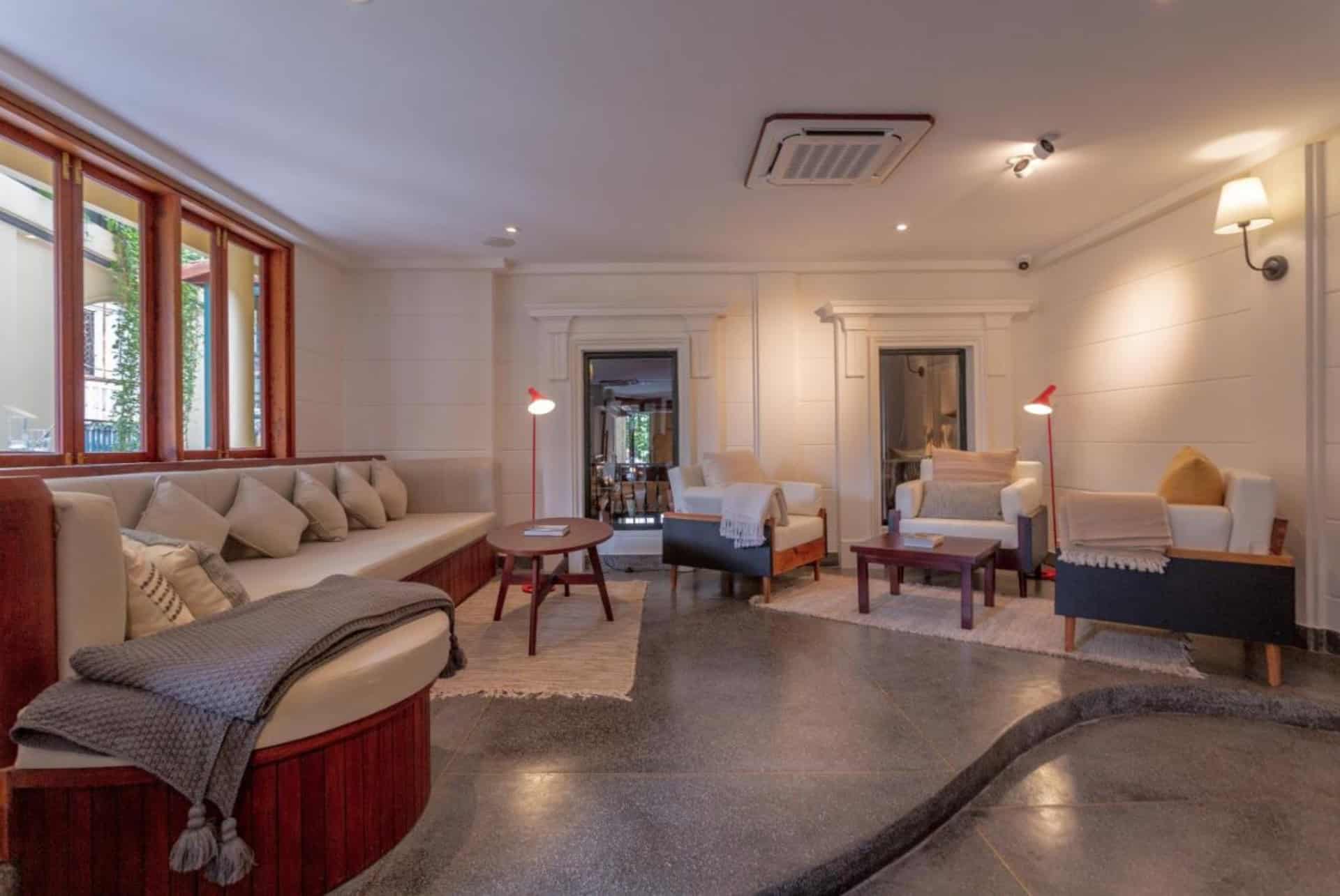 la chronique hotel salon