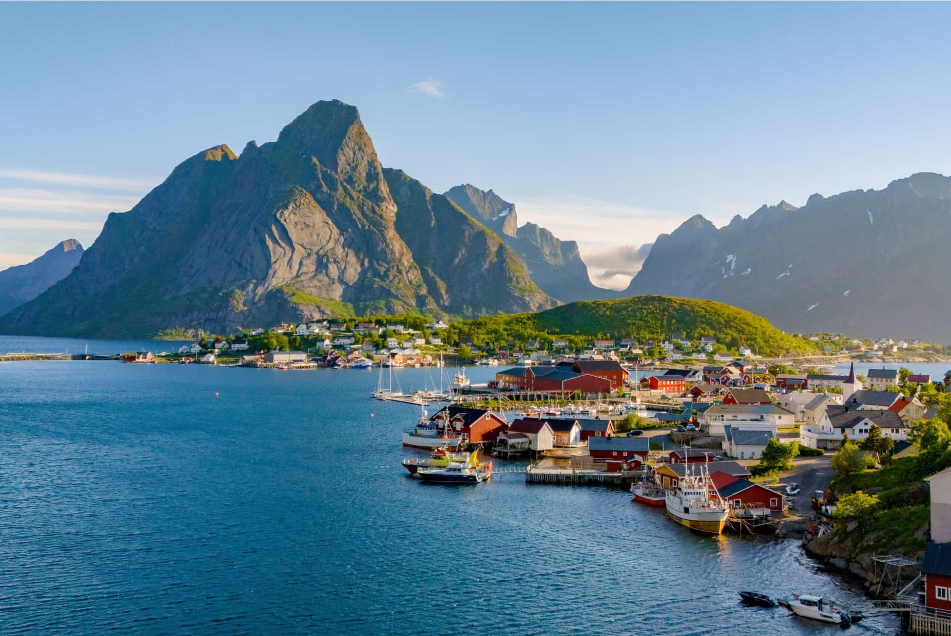visiter les iles lofoten pour voir les aurores boreales en norvege