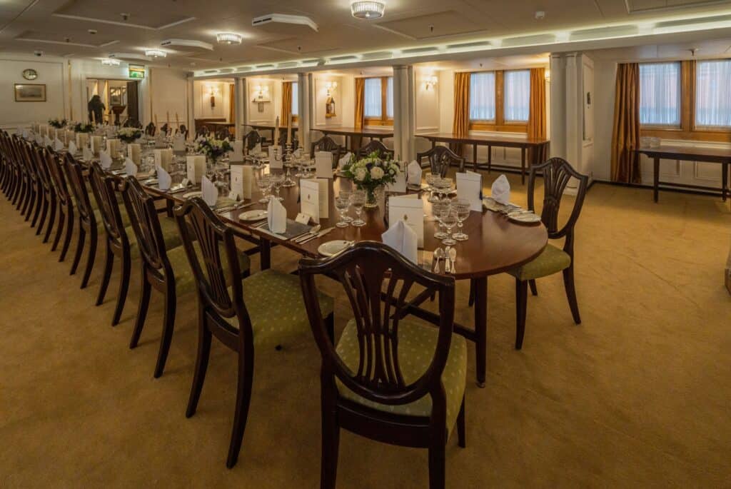 interieur royal yacht britannia