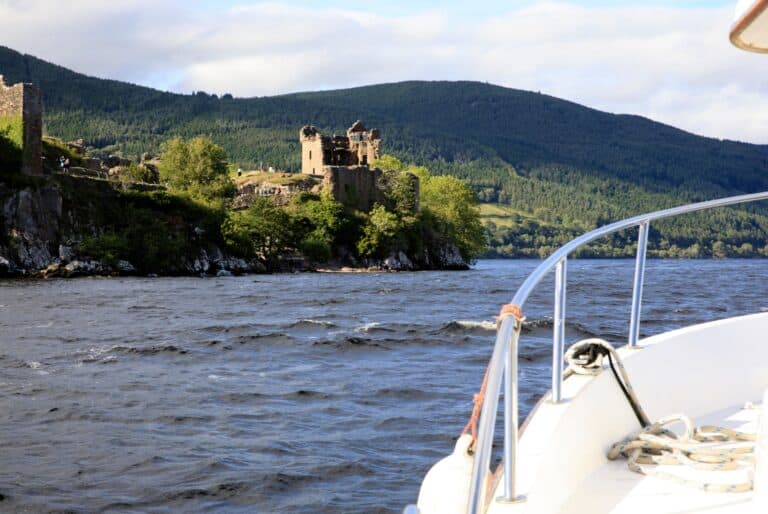 Croisière sur le Loch Ness autour du château d’Urquhart