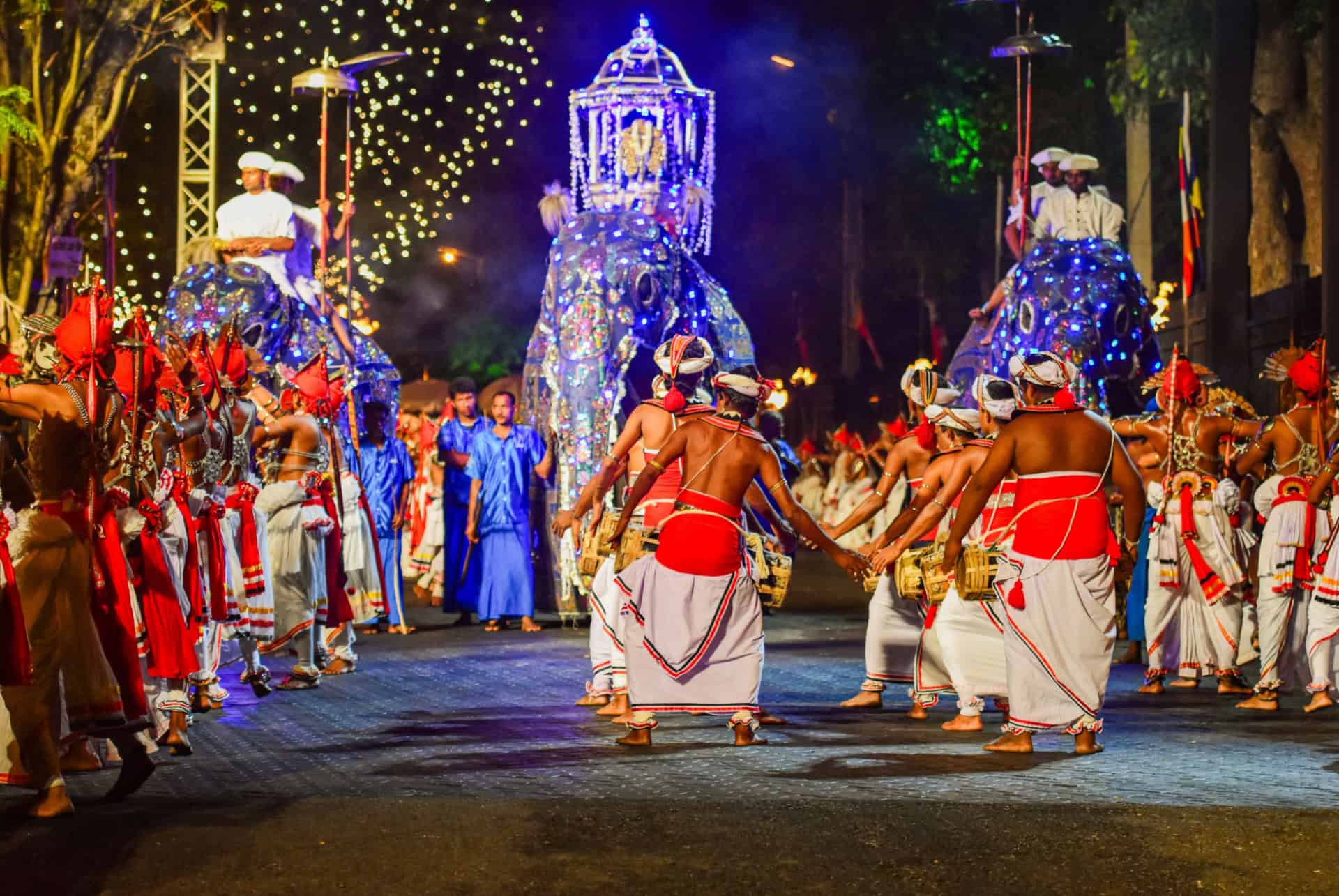 esala perahera