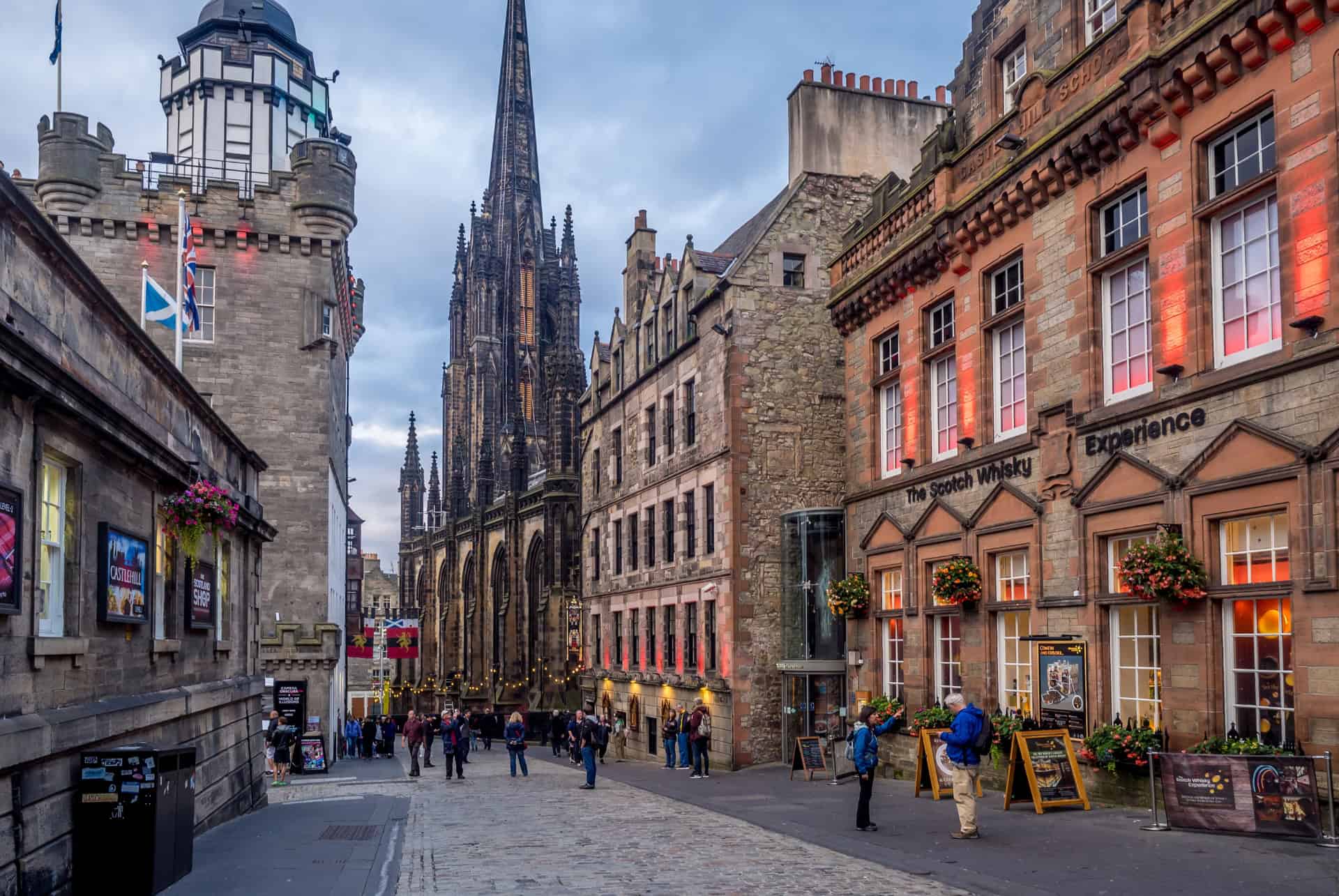 avenue du royal mile